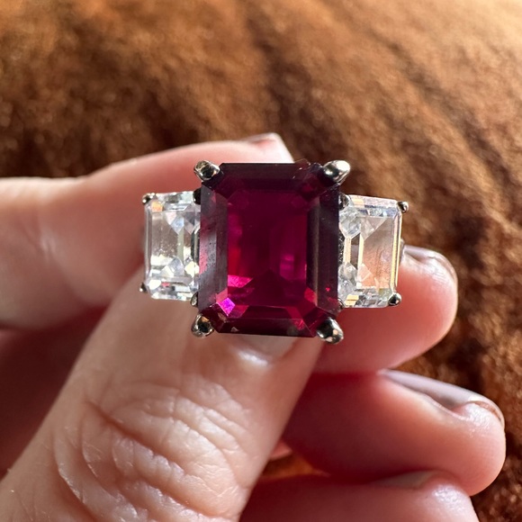 Bloomingdale’s Cocktail Silver Ring- Size 7 - Picture 2 of 5